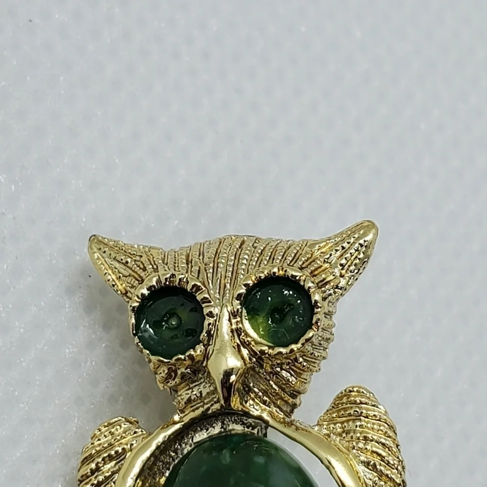VINTAGE Gerry's Jelly Belly Owl Pin Brooch